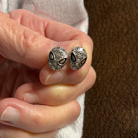 Spiderman Silver Stud Earrings - Picture 8 of 11